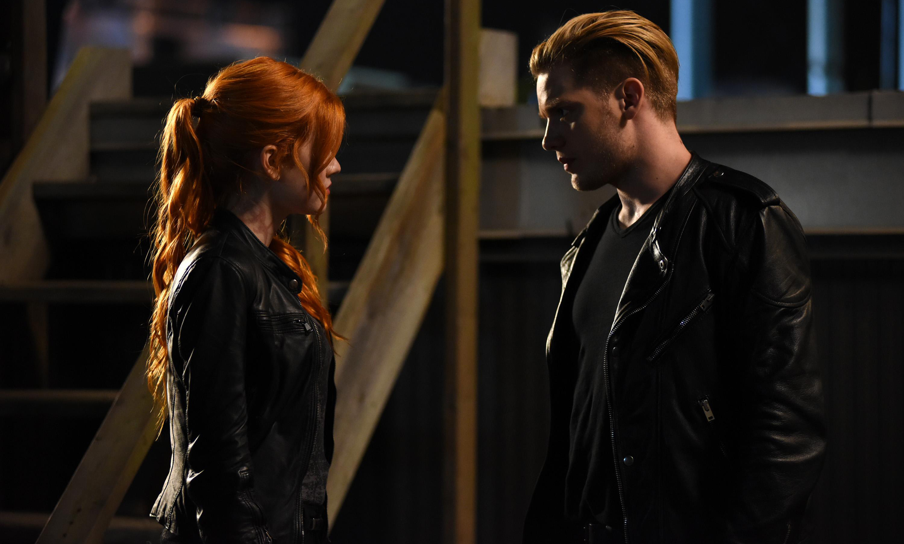 Shadowhunters season best sale 1 episode 1